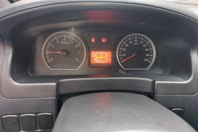 Used FORTHING Lingzhi 2013 V3 1.5L 7-Seater Comfort Model Instrument Cluster