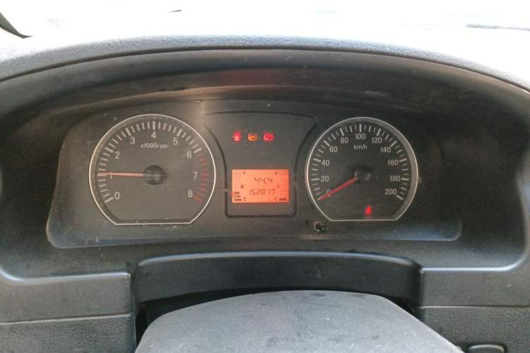 Used FORTHING Lingzhi 2013 V3 1.5L 7-Seater Luxury Model Instrument Cluster