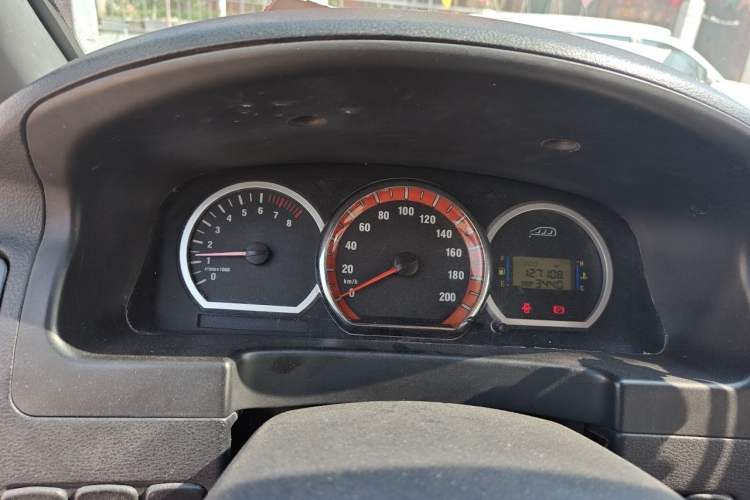 Used FORTHING Lingzhi 2013 M5 Q7 2.0L 7-Seater Long-Wheelbase Comfort Model Instrument Cluster