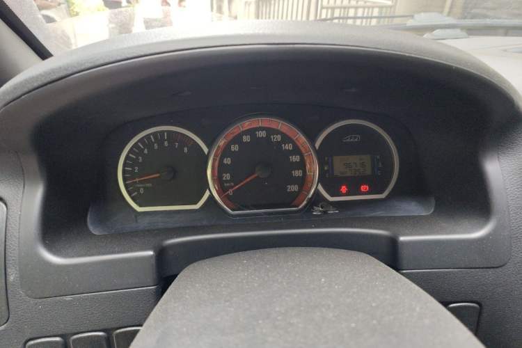 Used FORTHING Lingzhi 2013 M5 Q7 2.0L 9-Seater Long-Wheelbase Comfort Model Instrument Cluster