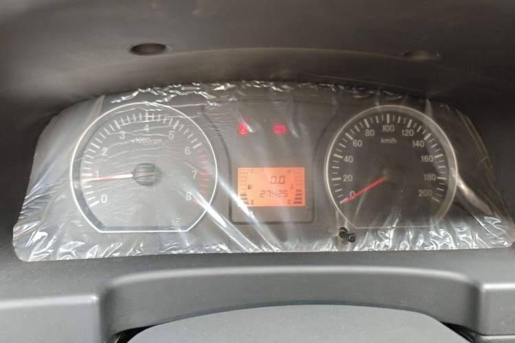 Used FORTHING Lingzhi 2013 M3 1.6L 7-Seater Luxury Model Instrument Cluster