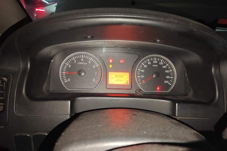 Used FORTHING Lingzhi 2013 V3 1.5L 7-Seater Standard Model II Instrument Cluster
