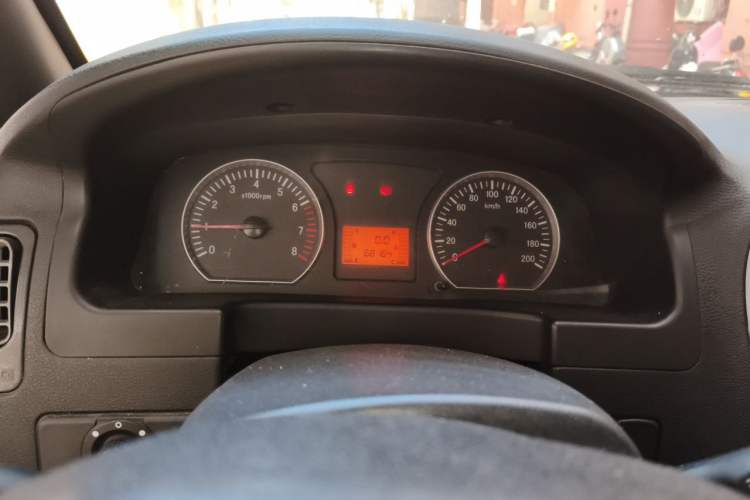 Used FORTHING Lingzhi 2013 M3 1.6L 7-Seater Luxury Model Instrument Cluster