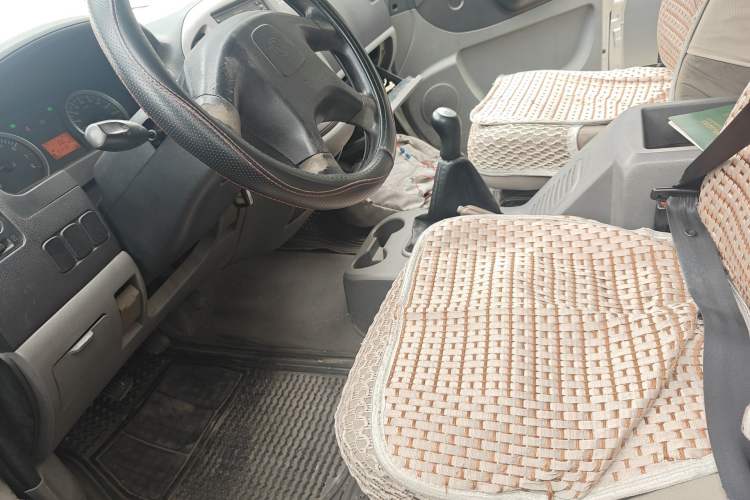 Used FORTHING Lingzhi 2013 V3 1.5L 7-Seater Standard Model II Left Front Seat