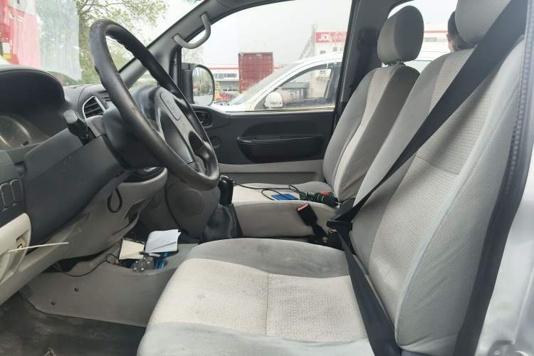 Used FORTHING Lingzhi 2013 V3 1.5L 7-Seater Standard Model II Left Front Seat