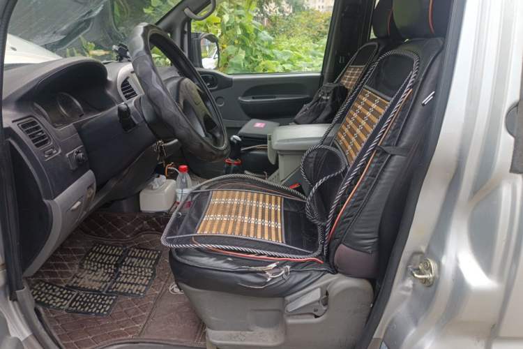Used FORTHING Lingzhi 2013 M3 1.6L 7-Seater Luxury Model Left Front Seat