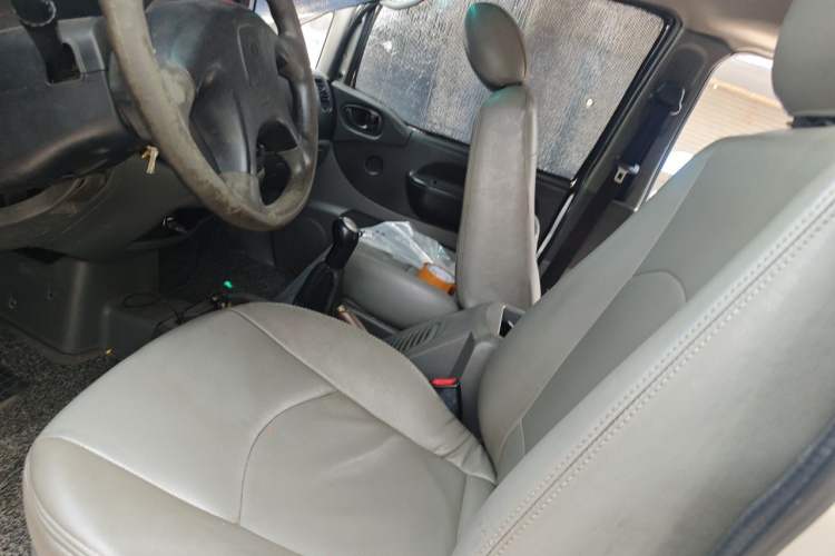 Used FORTHING Lingzhi 2013 M3 1.6L 7-Seater Luxury Model Left Front Seat