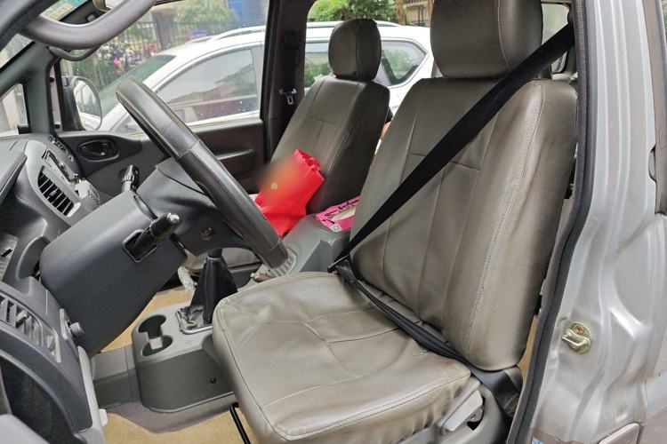 Used FORTHING Lingzhi 2013 M3 1.6L 7-Seater Luxury Model Left Front Seat