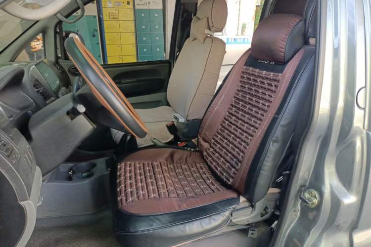 Used FORTHING Lingzhi 2013 V3 1.5L 5-Seat Standard Model I Left Front Seat