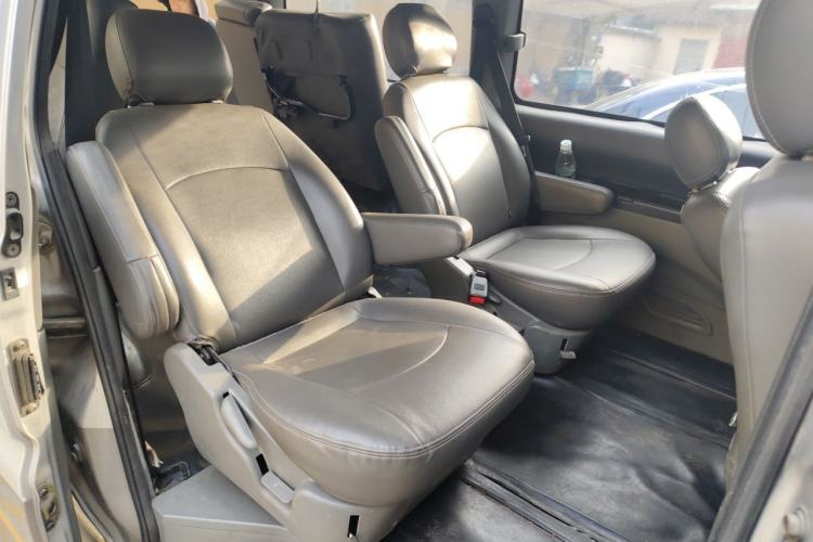 Used FORTHING Lingzhi 2013 M5 Q3 2.0L 7-seat Long-wheelbase Luxury Model Left Rear Seat