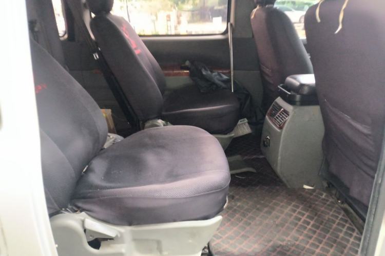 Used FORTHING Lingzhi 2013 M3 1.6L 7-Seater Comfort Model Left Rear Seat