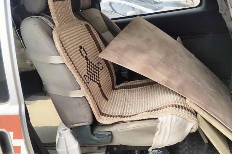 Used FORTHING Lingzhi 2013 V3 1.5L 7-Seater Luxury Model Left Rear Seat