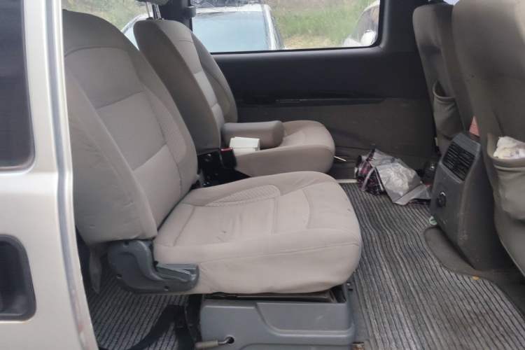 Used FORTHING Lingzhi 2013 V3 1.5L 7-Seater Standard Model II Left Rear Seat