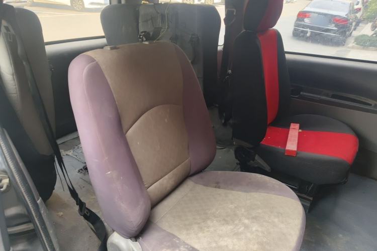Used FORTHING Lingzhi 2013 M3 1.6L 7-Seater Comfort Model Left Rear Seat