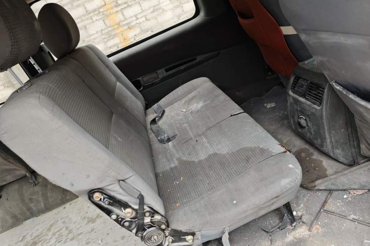 Used FORTHING Lingzhi 2013 M5 Q7 2.0L 7-Seater Long-Wheelbase Comfort Model Left Rear Seat