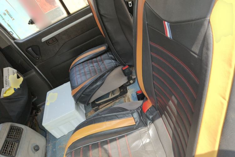 Used FORTHING Lingzhi 2013 V3 1.5L 7-Seater Standard Model II Left Rear Seat