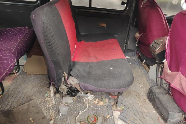 Used FORTHING Lingzhi 2013 V3 1.5L 7-Seater Standard Model II Left Rear Seat