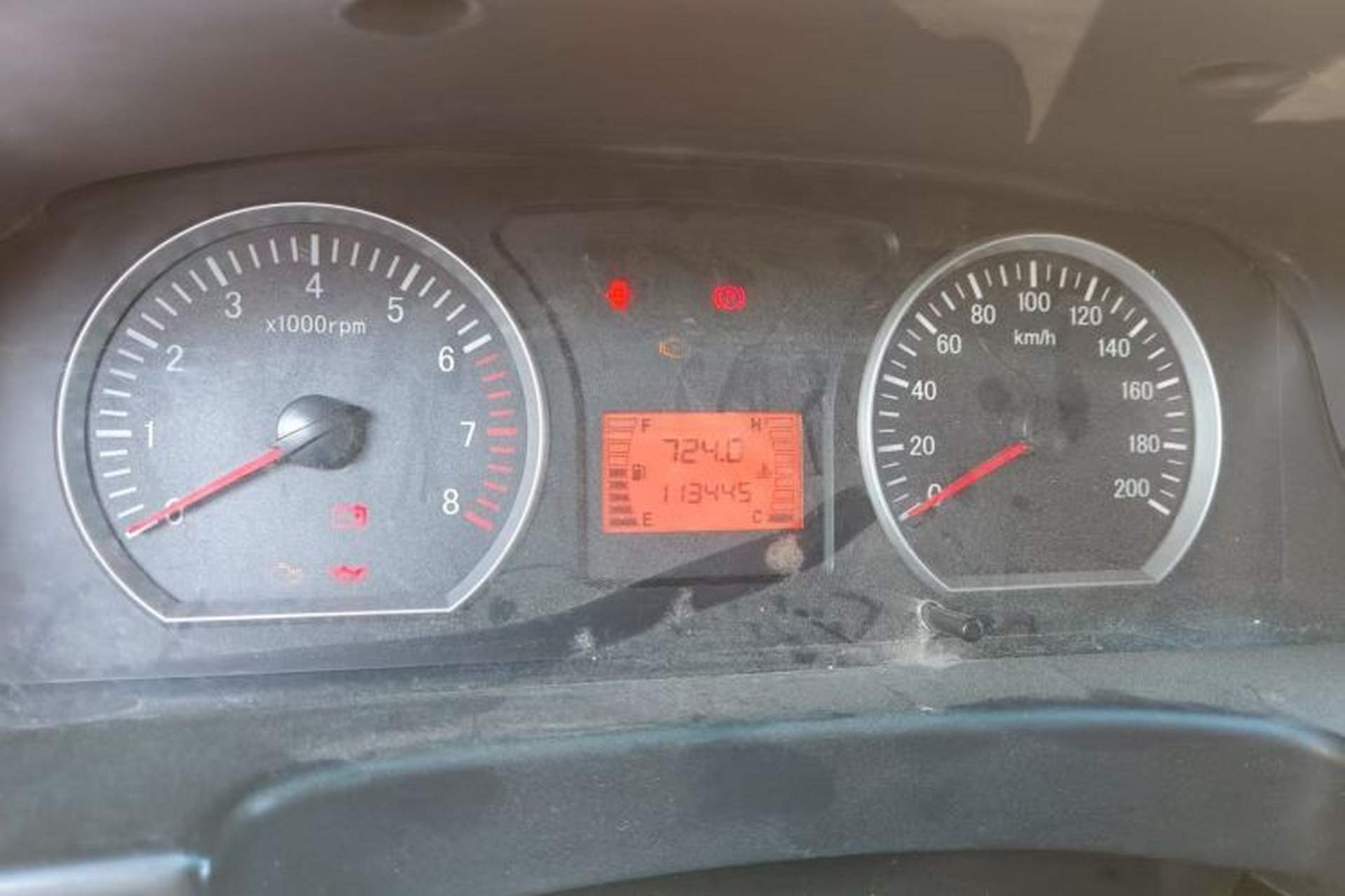 Used FORTHING Lingzhi 2013 V3 1.5L 7-Seater Standard Model II Odometer Close Up