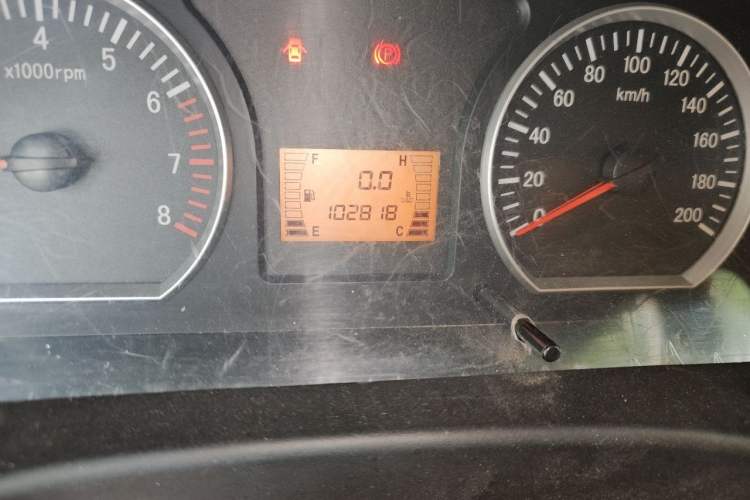 Used FORTHING Lingzhi 2013 M3 1.6L 7-Seater Comfort Model Odometer Close Up