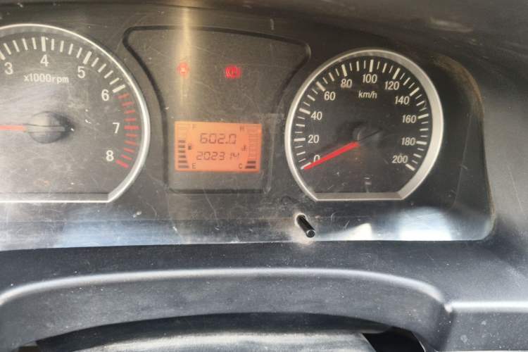 Used FORTHING Lingzhi 2013 M3 1.6L 7-Seater Comfort Model Odometer Close Up
