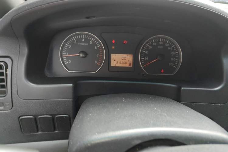 Used FORTHING Lingzhi 2013 M3 1.6L 7-Seater Comfort Model Odometer Close Up