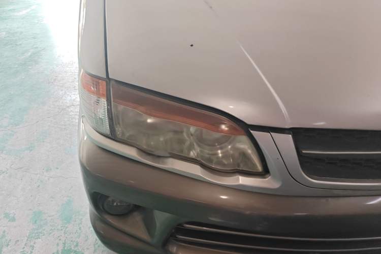 Used FORTHING Lingzhi 2013 V3 1.5L 7-Seater Standard Model II Right Front Headlight