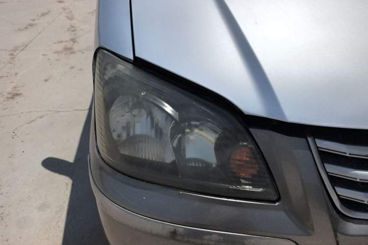 Used FORTHING Lingzhi 2013 M3 1.6L 7-Seater Comfort Model Right Front Headlight