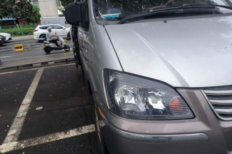 Used FORTHING Lingzhi 2013 M3 1.6L 7-Seater Comfort Model Right Front Headlight