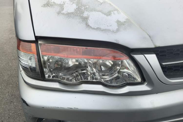 Used FORTHING Lingzhi 2013 V3 1.5L 7-Seater Standard Model II Right Front Headlight