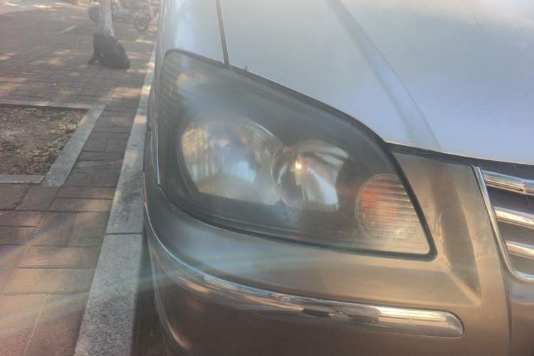 Used FORTHING Lingzhi 2013 M3 1.6L 7-Seater Luxury Model Right Front Headlight