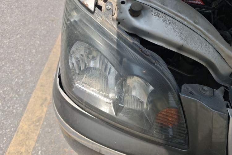 Used FORTHING Lingzhi 2013 M3 1.6L 7-Seater Luxury Model Right Front Headlight
