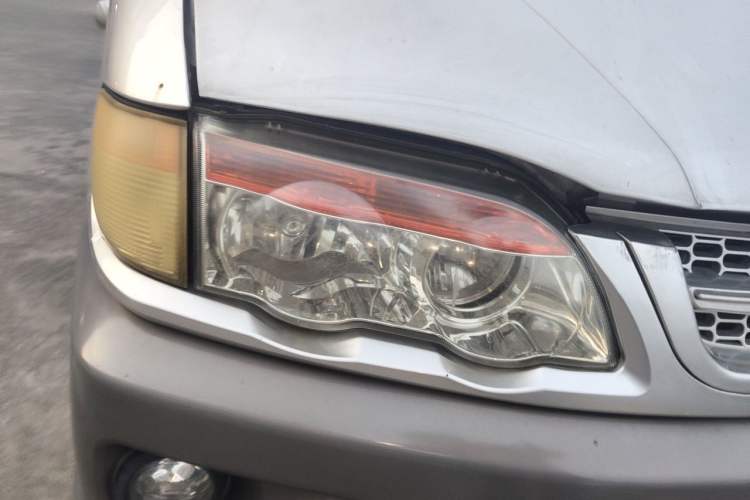 Used FORTHING Lingzhi 2013 V3 1.5L 7-Seater Standard Model II Right Front Headlight