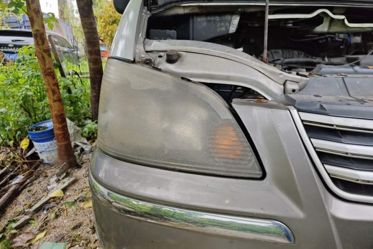 Used FORTHING Lingzhi 2013 M3 1.6L 7-Seater Comfort Model Right Front Headlight