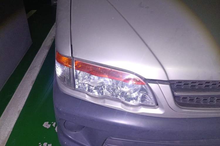 Used FORTHING Lingzhi 2013 V3 1.5L 7-Seater Standard Model II Right Front Headlight