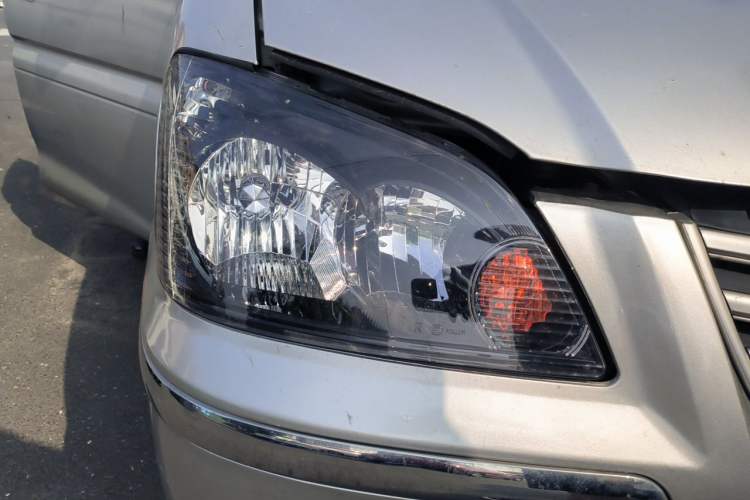 Used FORTHING Lingzhi 2013 M3 1.6L 7-seat Standard Model Right Front Headlight