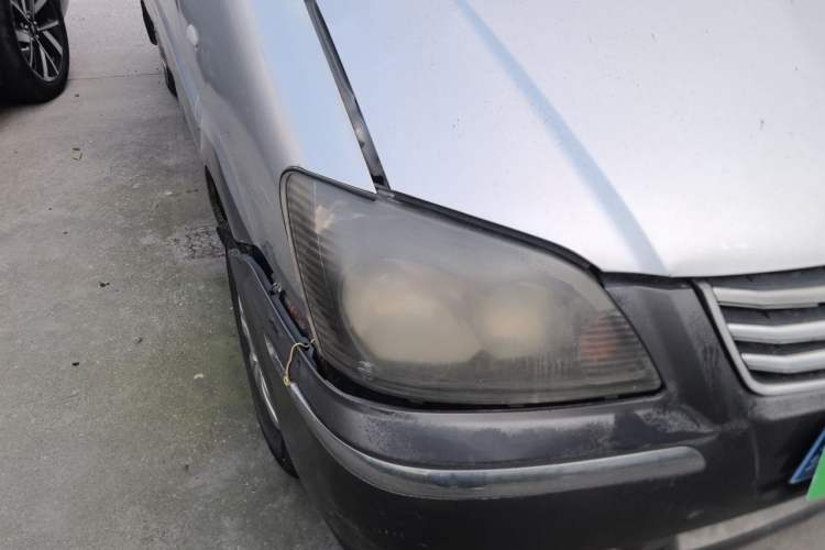 Used FORTHING Lingzhi 2013 M3 1.6L 7-seat Standard Model Right Front Headlight