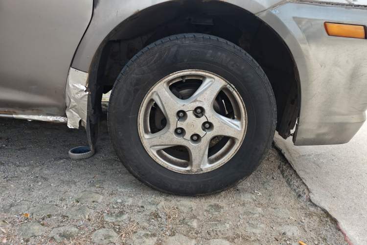 Used FORTHING Lingzhi 2013 M3 1.6L 7-seat Standard Model Right Front Wheel Hub