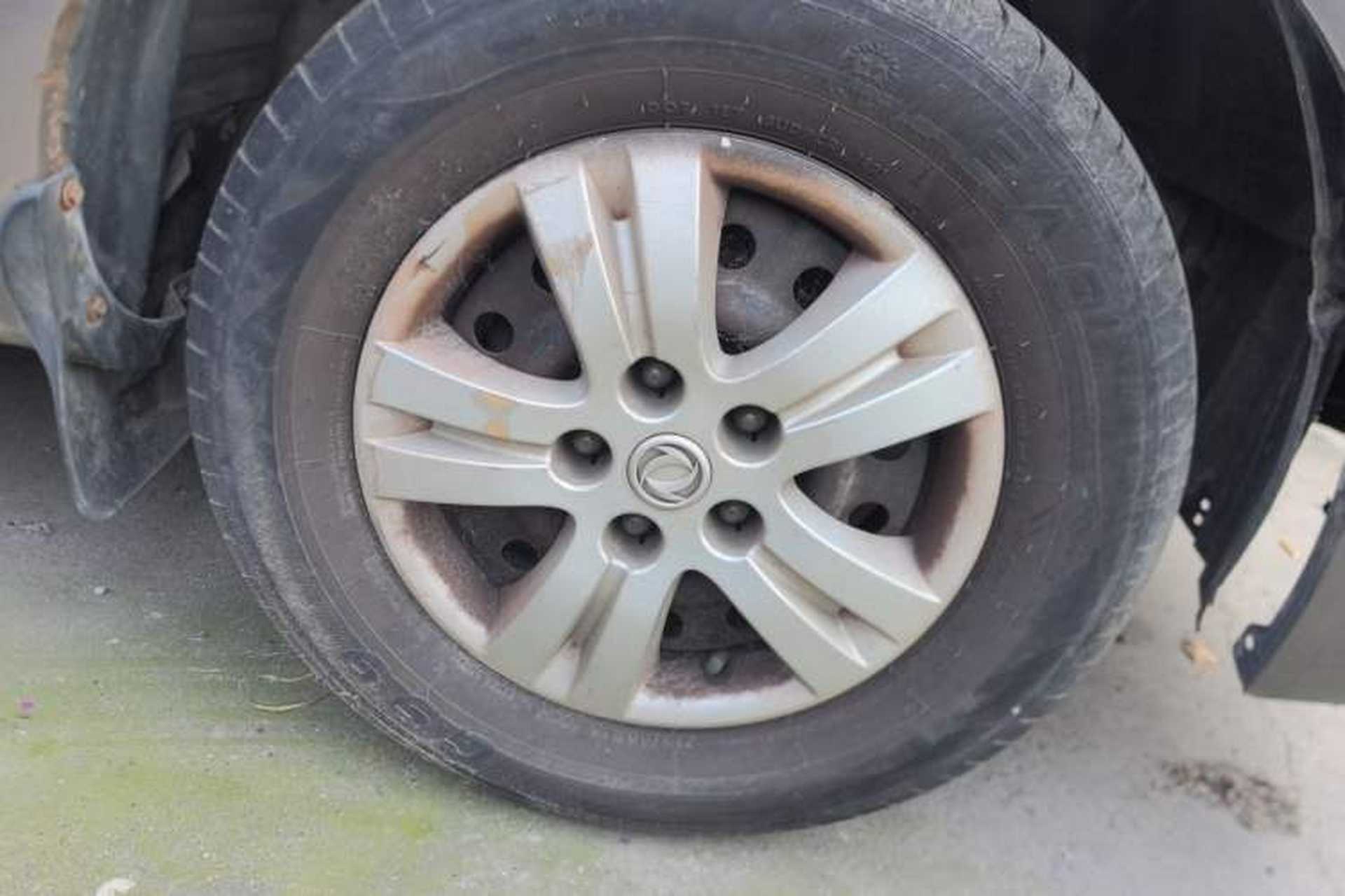 Used FORTHING Lingzhi 2013 M3 1.6L 7-seat Standard Model Right Front Wheel Hub