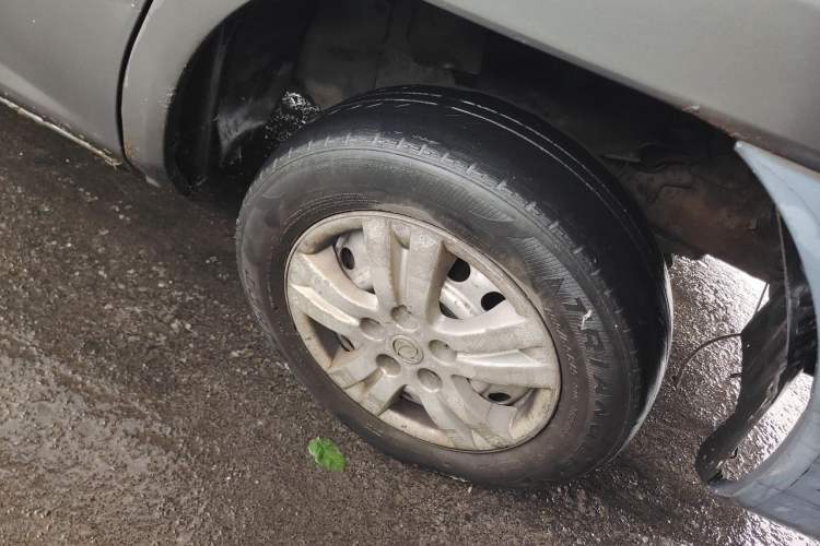 Used FORTHING Lingzhi 2013 V3 1.5L 7-Seater Standard Model II Right Front Wheel Hub
