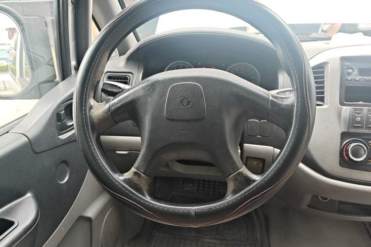 Used FORTHING Lingzhi 2013 V3 1.5L 7-Seater Standard Model II Steering Wheel