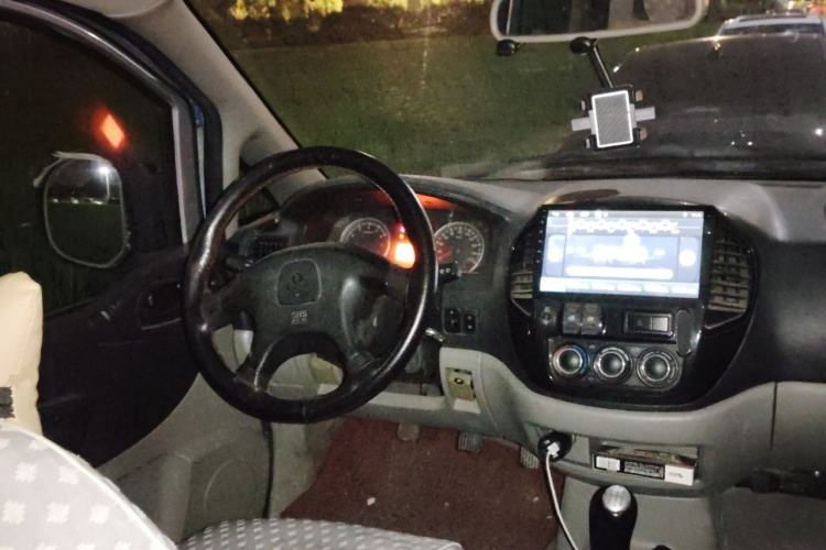 Used FORTHING Lingzhi 2013 M3 1.6L 7-Seater Luxury Model Steering Wheel