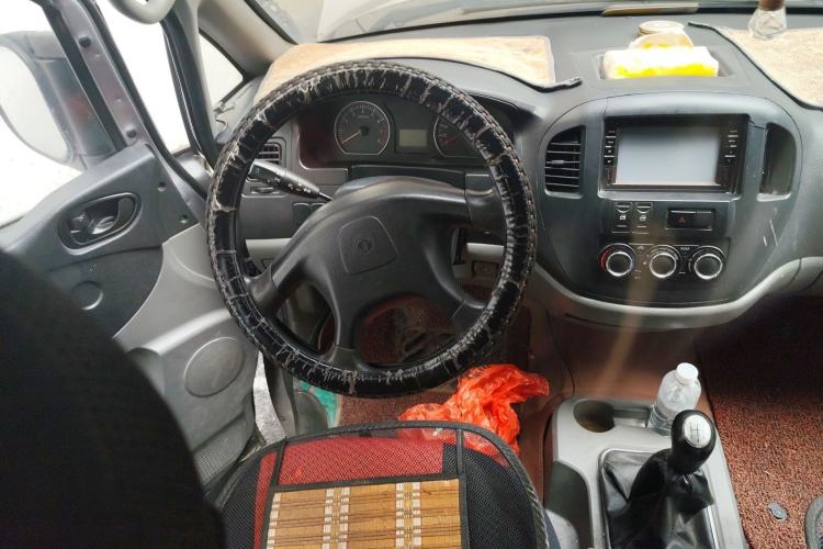 Used FORTHING Lingzhi 2013 M3 1.6L 7-Seater Comfort Model Steering Wheel