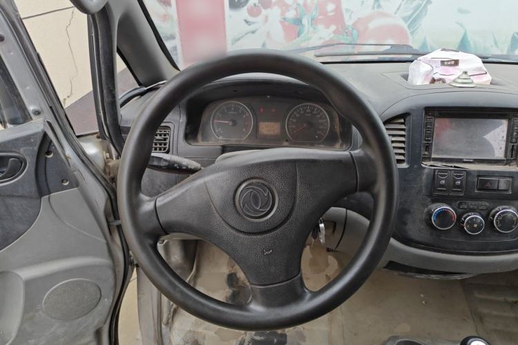 Used FORTHING Lingzhi 2013 M3 1.6L 7-Seater Comfort Model Steering Wheel
