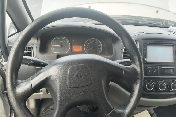 Used FORTHING Lingzhi 2013 V3 1.5L 7-Seater Standard Model II Steering Wheel