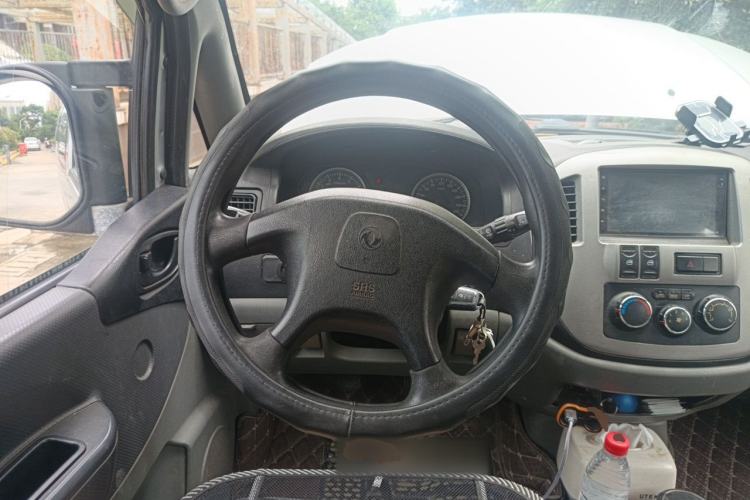 Used FORTHING Lingzhi 2013 M3 1.6L 7-Seater Luxury Model Steering Wheel