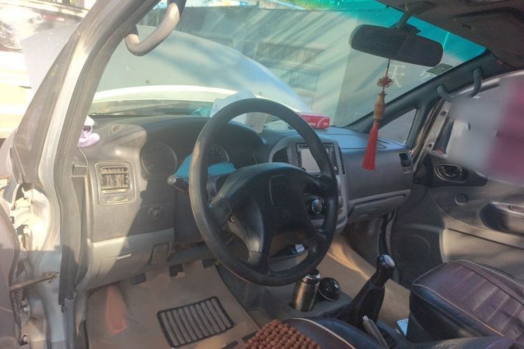 Used FORTHING Lingzhi 2013 M3 1.6L 7-Seater Luxury Model Steering Wheel