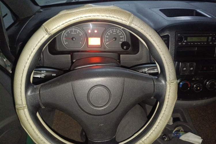 Used FORTHING Lingzhi 2013 V3 1.5L 7-Seater Standard Model II Steering Wheel