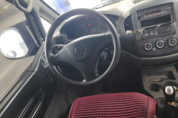 Used FORTHING Lingzhi 2013 V3 1.5L 7-Seater Standard Model II Steering Wheel