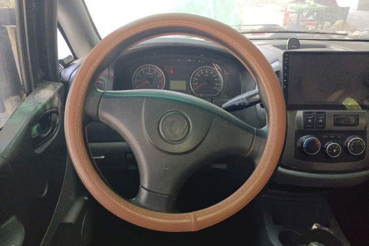 Used FORTHING Lingzhi 2013 V3 1.5L 5-Seat Standard Model I Steering Wheel