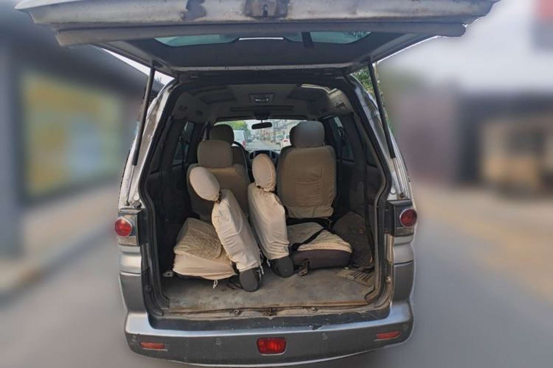 Used FORTHING Lingzhi 2013 M3 1.6L 7-Seater Luxury Model Trunk